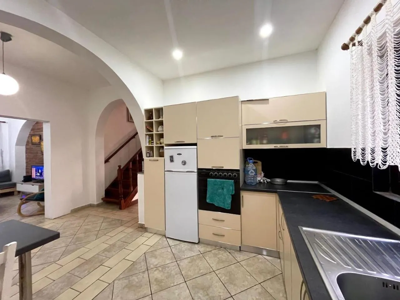 Property 1 Trajas Arnavutluk